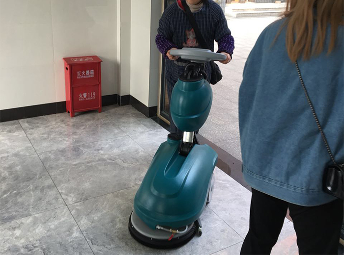 洗地机